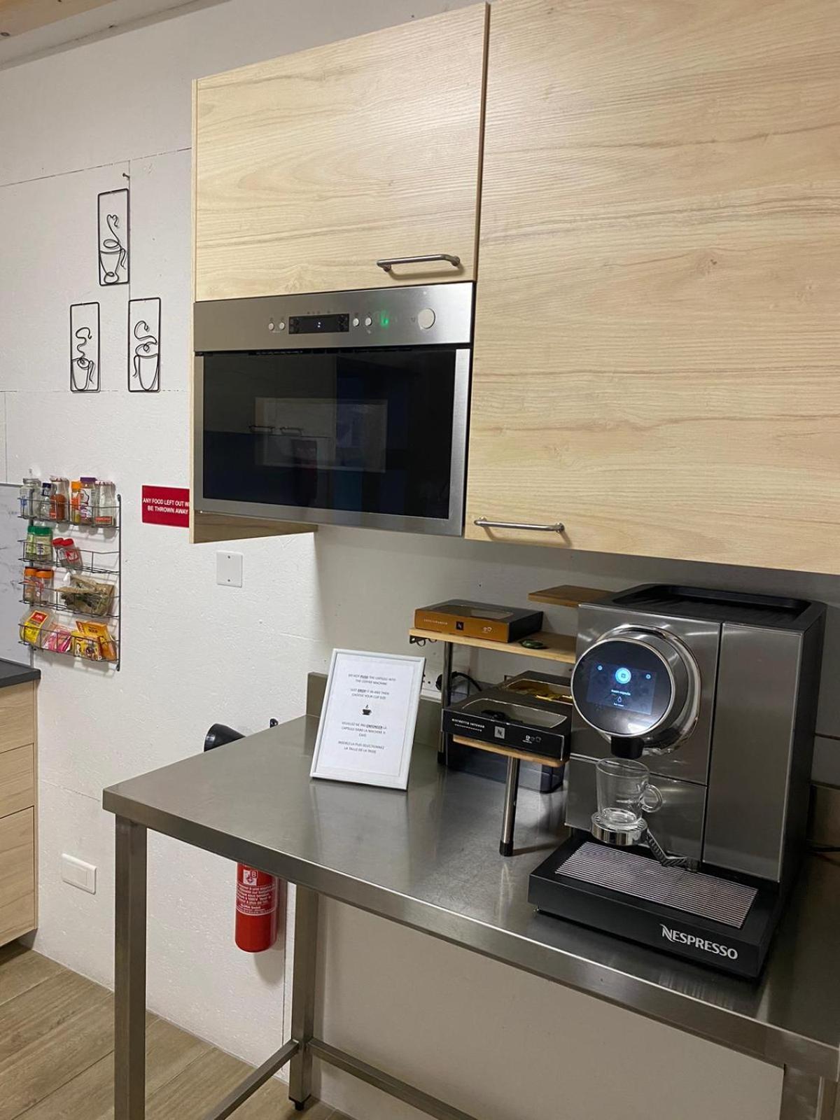 Bohobos Hostel Antibes Ngoại thất bức ảnh