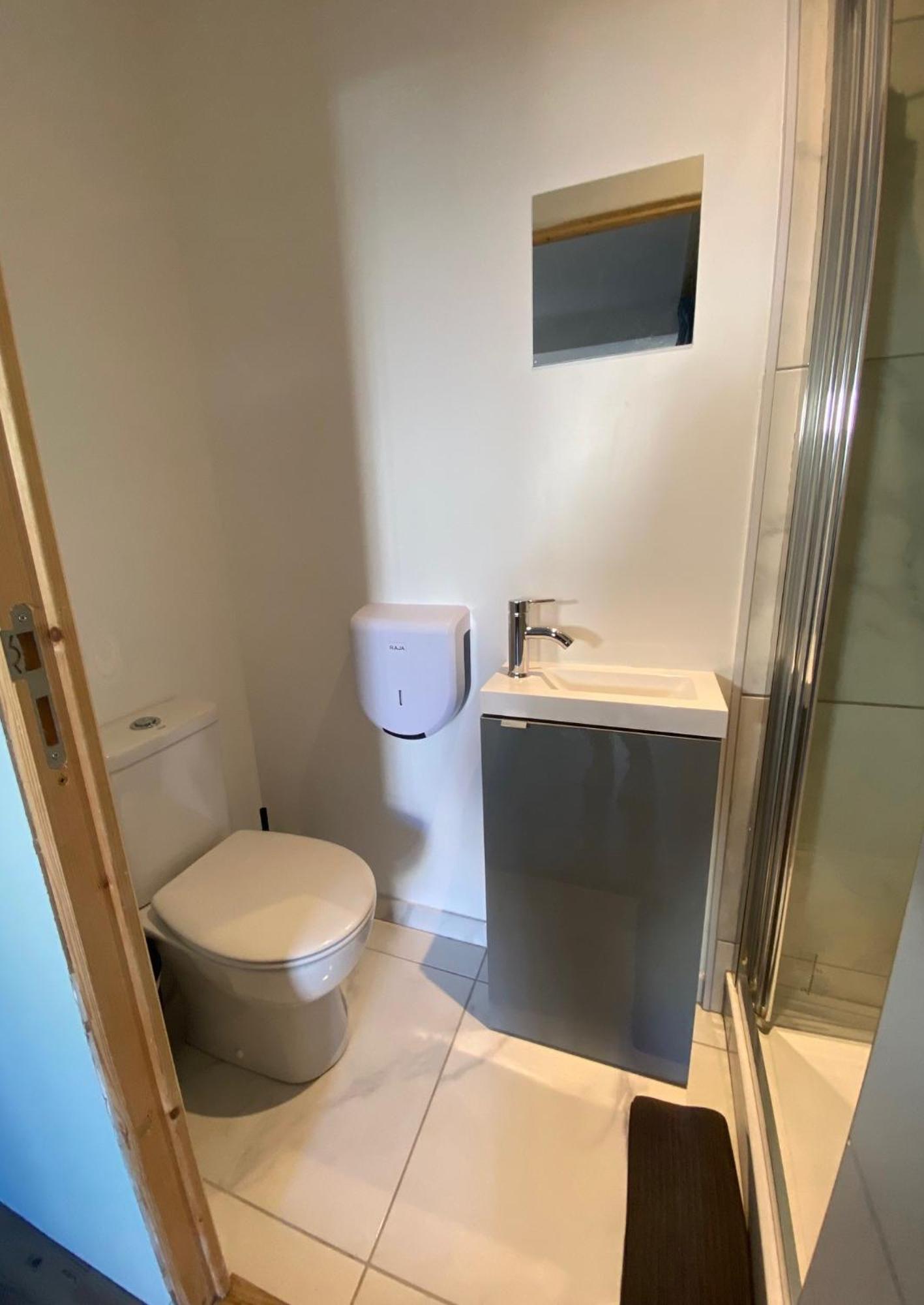 Bohobos Hostel Antibes Ngoại thất bức ảnh
